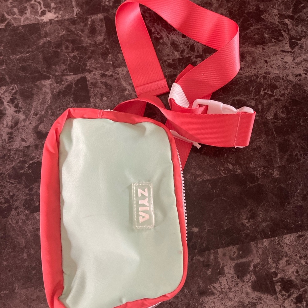 ZYIA coral pink & mint green.